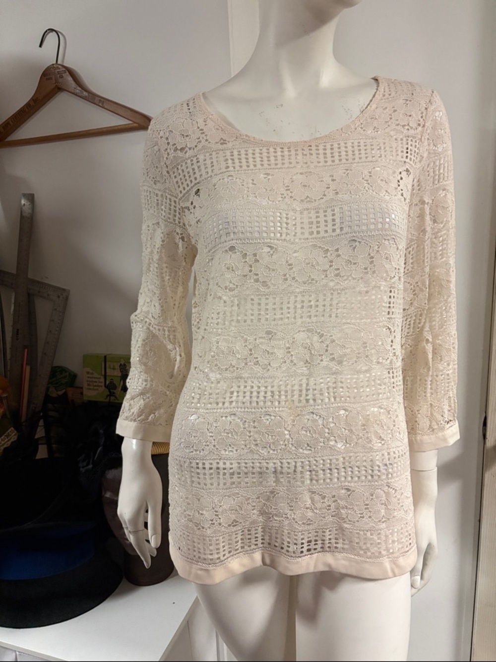 ADIVA Lace Knit Scoop Neck Women's Top - Cream Size Large